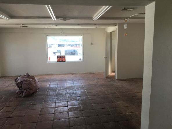2464 Davis Blvd, Naples, FL 34104